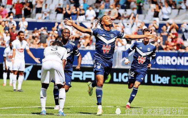  昂热主场球迷助威声中逆转击败布雷斯特  